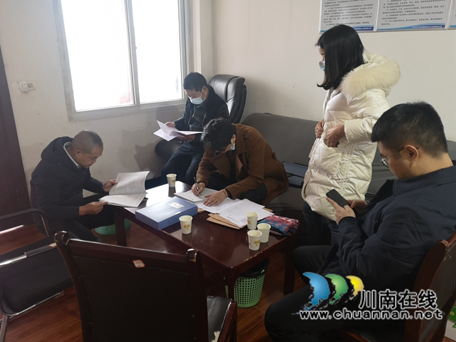合江县卫生健康局副局长陈勇带队检查职业卫生工作(图1)