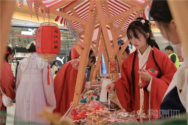 穿越千年！上百内江人在这里“梦回汉朝”(图8)