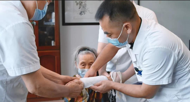 泸州市启动中医人才强基层行动，681名中医人才下沉基层(图1)