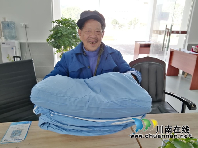 宜宾市南溪区长兴镇：寒冬送温暖，关爱暖民心(图2)