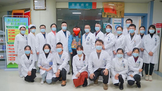 是什么故事，让记者采访时眼含热泪？(图1)