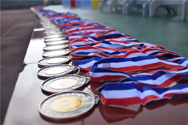 泸州十八中：镜头里的运动会(图3)