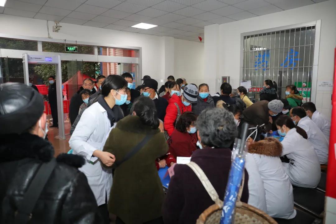 【我为群众办实事】倾情服务百姓健康—合江县中医医院专家组团下乡义诊(图3)