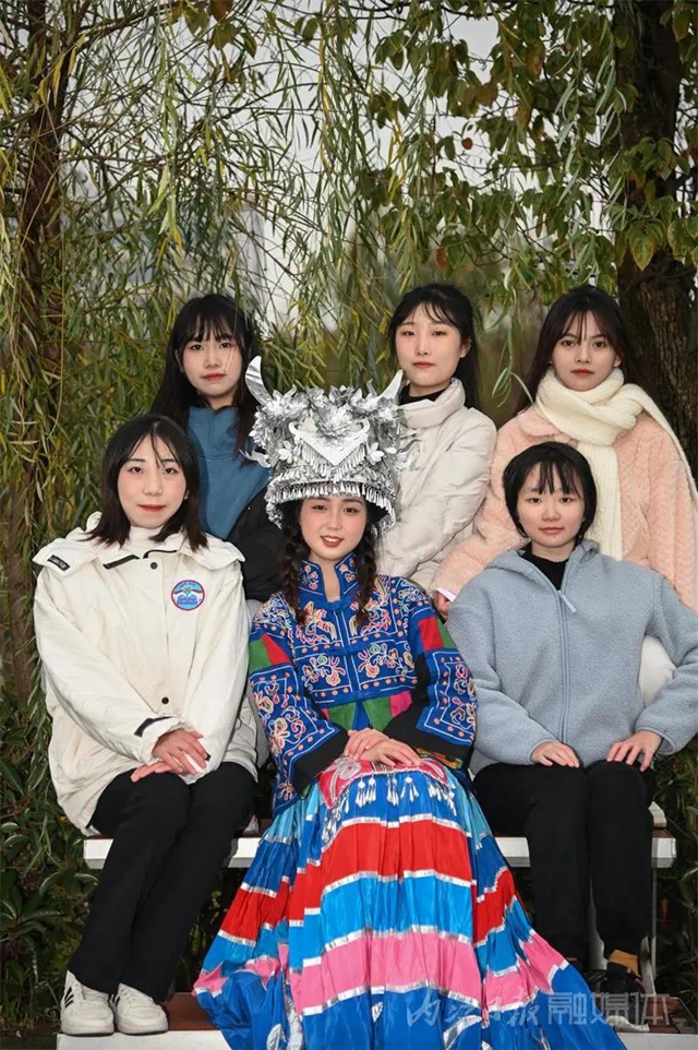 完美复刻，叹为观止！内江学生用易拉罐制作“苗银”头冠(图17)