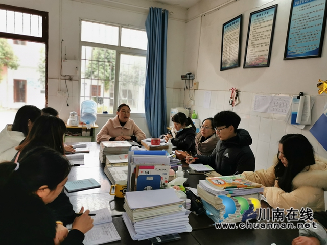 泸县百和镇百和中心小学校到肖坳小学开展“送教下乡”活动(图6)