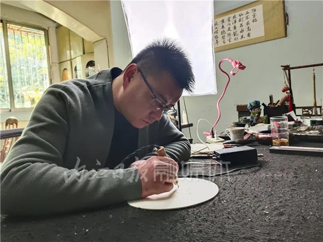 “烙”出甜城！这名90后画师携宣纸烙画“走”进18个国家