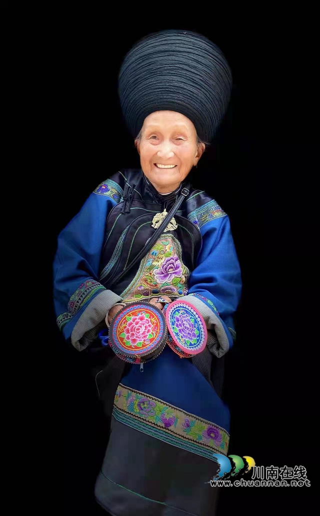 民盟泸州市龙马潭区基层委员会开展“同心庆华诞 ·携手新征程”手机摄影比赛(图4)