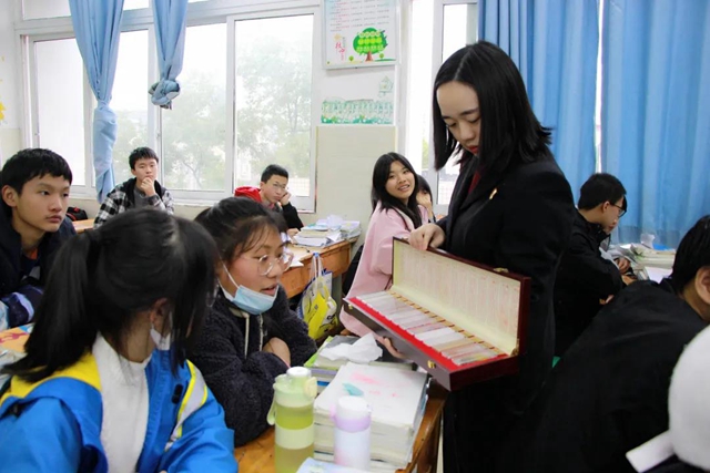 对毒品、校园欺凌说不！江阳法院酒麒麟普法志愿者送法进校园(图9)