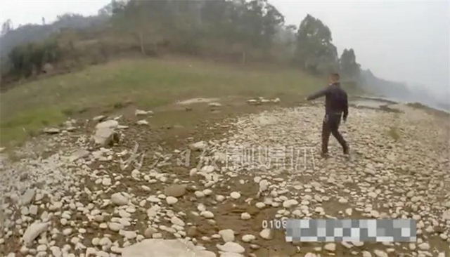 立为刑案！资中两男子下河电鱼当场被抓(图3)