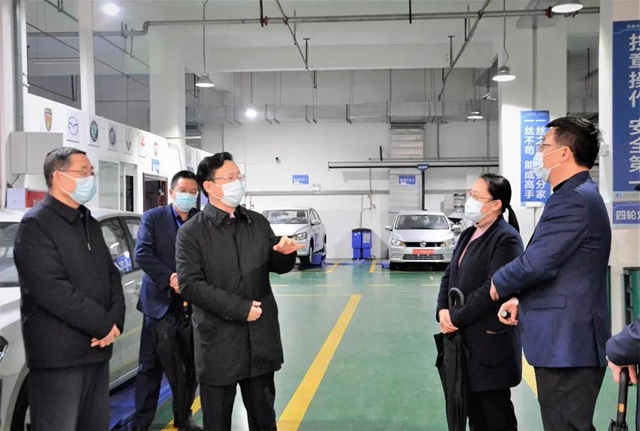 邹瑾调研泸州教育工作(图2) 邹瑾调研泸州教育工作(图2)