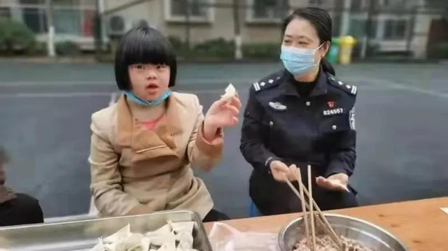 泸州玉带河派出所所长廖艳获评2021年全国最美家庭(图3)