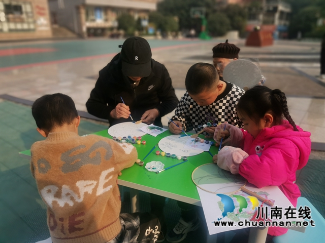 龙马潭区红星街道天立社区联合助力社工开展“志愿者在行动、宣传进社区”活动(图3) 龙马潭区红星街道天立社区联合助力社工开展“志愿者在行动、宣传进社区”活动(图3)