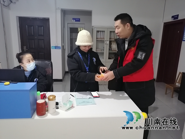 龙马潭区红星街道双桂社区扎实开展工会会员入会宣传工作(图3)