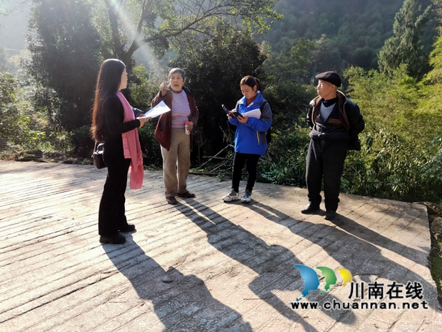 合江县先滩镇深入非公经济场所开展禁毒宣传活动(图1) 合江县先滩镇深入非公经济场所开展禁毒宣传活动(图1)