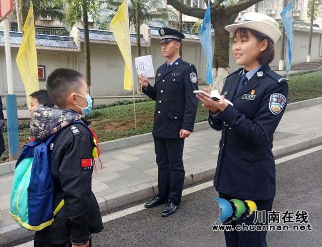 泸州:走进川警院,少年警校学员学当小交警(图6) 泸州:走进川警院,少年警校学员学当小交警(图6)