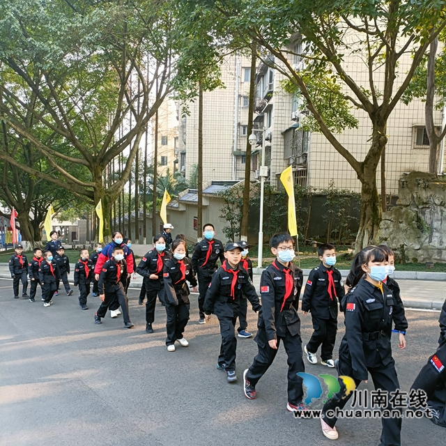 泸州:走进川警院,少年警校学员学当小交警(图5) 泸州:走进川警院,少年警校学员学当小交警(图5)
