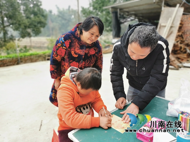 泸县百和镇百和中心小学校开展送教上门关爱活动(图1)