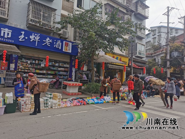 泸县百和镇：流商归市，坐商归店，群众直点赞(图4)