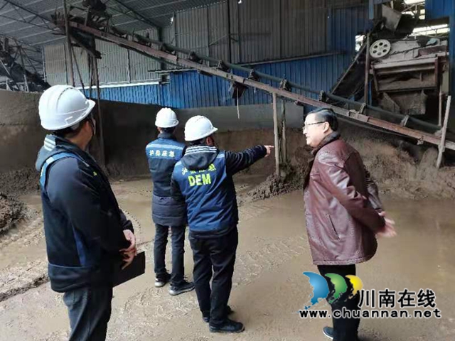 县应急局玉蟾街道执法中队、玄滩镇执法大队到云龙镇进行片区交叉执法检查(图2) 县应急局玉蟾街道执法中队、玄滩镇执法大队到云龙镇进行片区交叉执法检查(图2)