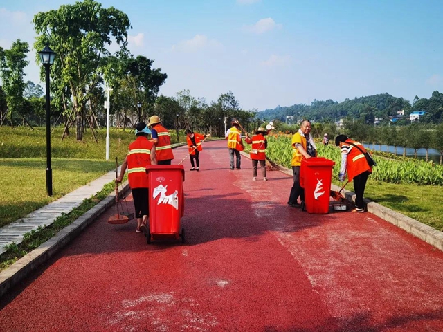 泸州城管全力抑尘降尘做好冬季扬尘污染防治(图4)