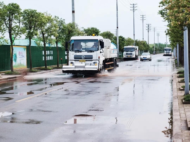 泸州城管全力抑尘降尘做好冬季扬尘污染防治(图5)