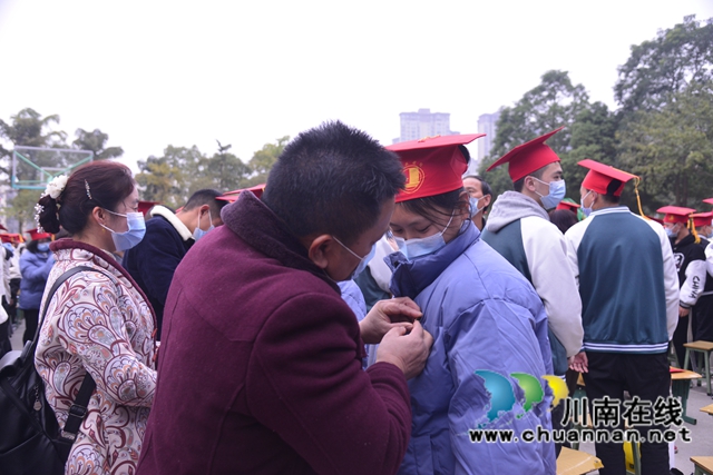 泸县建校举行纪念“12.9运动”86周年活动暨成人礼仪式(图7)