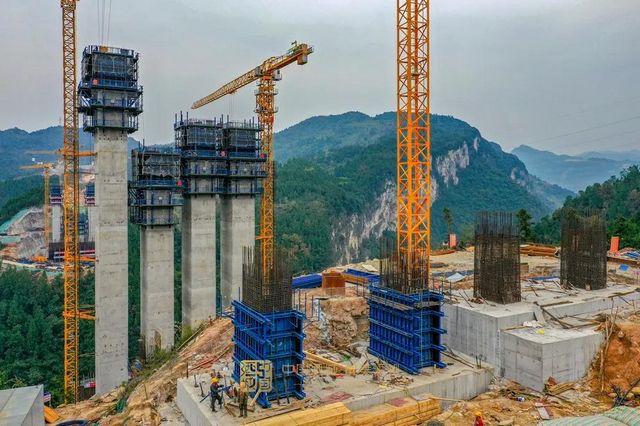 航拍带你看山里的大项目,这条出川新通道建设正酣(图2) 航拍带你看山里的大项目,这条出川新通道建设正酣(图2)