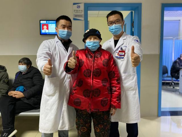 突破极限！泸州市人民医院为2名九旬老人实施ERCP取石术(图3)