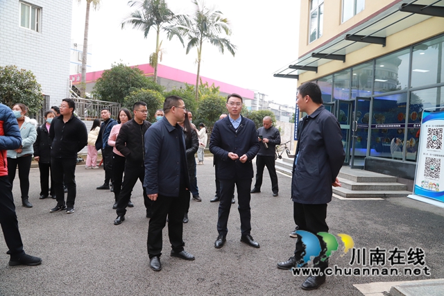 资阳市委组织部、临空经济区赴泸县云龙镇考察交流(图2)