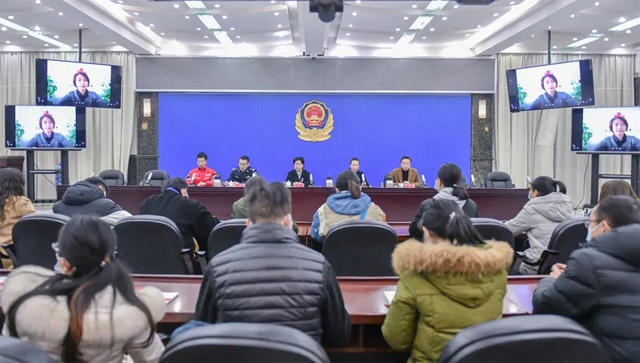 娃娃摔倒了、碰到了……泸州一百余名校医接受救护培训(图1)