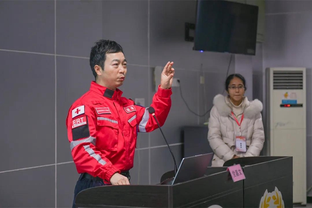 娃娃摔倒了、碰到了……泸州一百余名校医接受救护培训(图4)