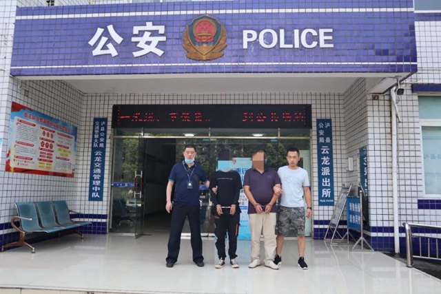 泸州“苦肉计”:男子自断手指诈骗万元(图4) 泸州“苦肉计”:男子自断手指诈骗万元(图4)