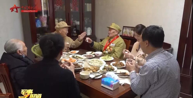 70年后的重逢｜泸州94岁老兵跨越三千公里只为再见老班长一面(图8)