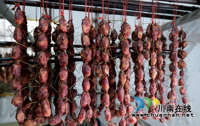 古蔺：腊味新宠——排骨香肠