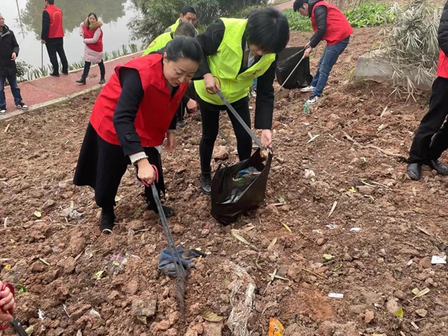 以川渝两地青春之力守护濑溪河流域健康(图3) 以川渝两地青春之力守护濑溪河流域健康(图3)