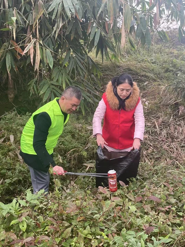 以川渝两地青春之力守护濑溪河流域健康(图4) 以川渝两地青春之力守护濑溪河流域健康(图4)