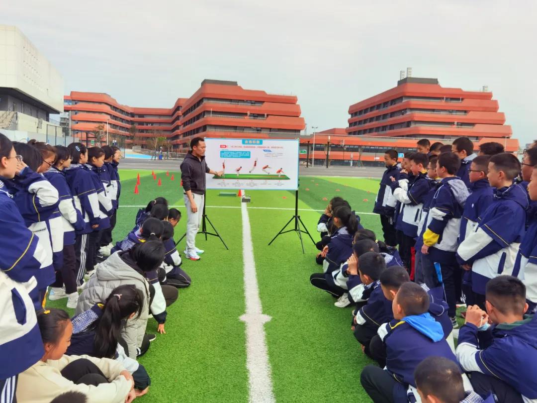 相同的舞台 不同的精彩| 泸州市龙马高中开展首届同课异构教研活动(图14)