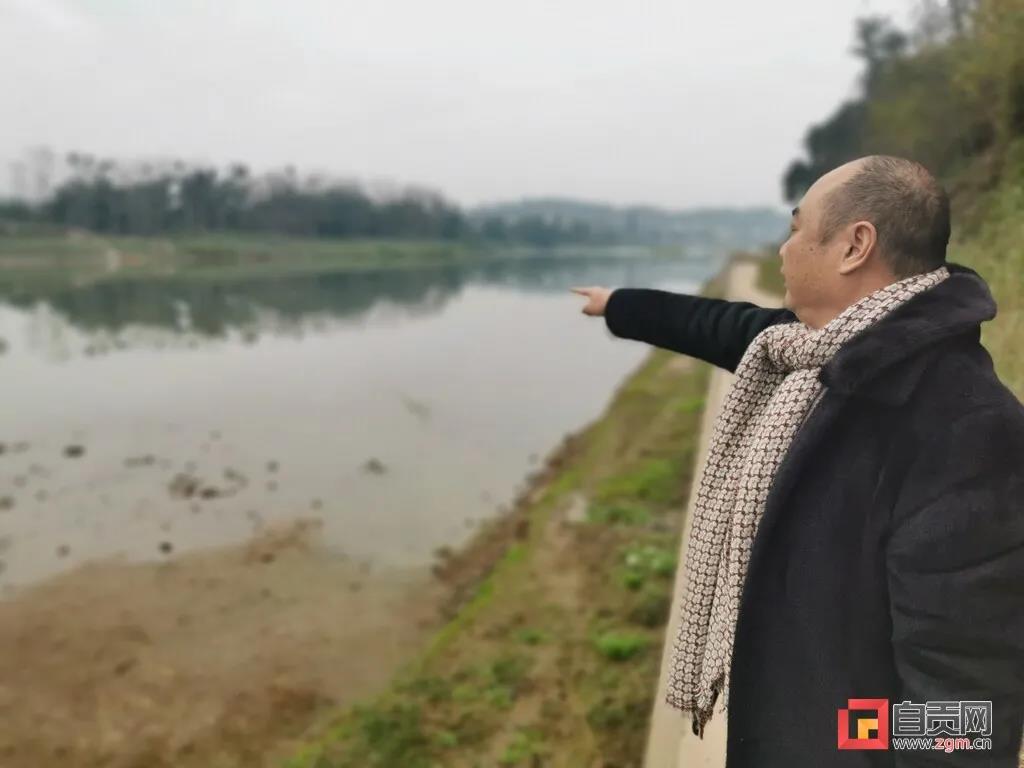 大赞！河水冰冷 富顺三位平凡英雄勇救落水女子(图2)