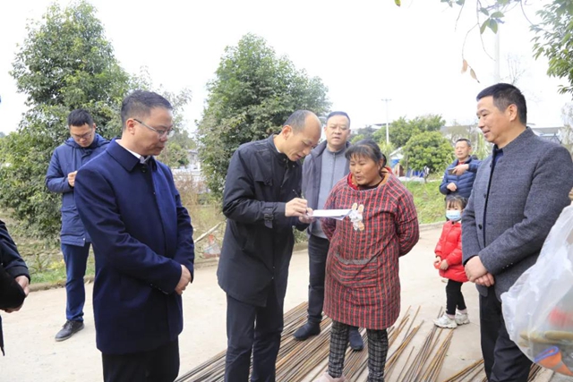 应急管理部督导调研组充分肯定泸州冬春救助工作，要求确保受灾群众温暖过冬过节(图2)