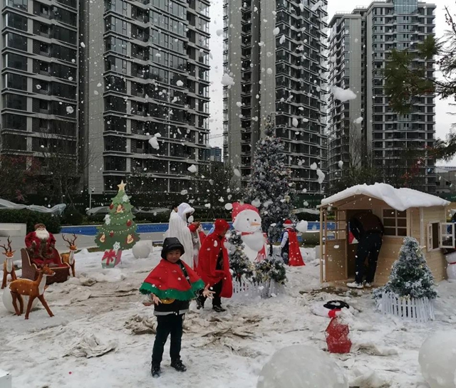 哇!秒变童话世界!内江这里“下雪”啦!(图3) 哇!秒变童话世界!内江这里“下雪”啦!(图3)