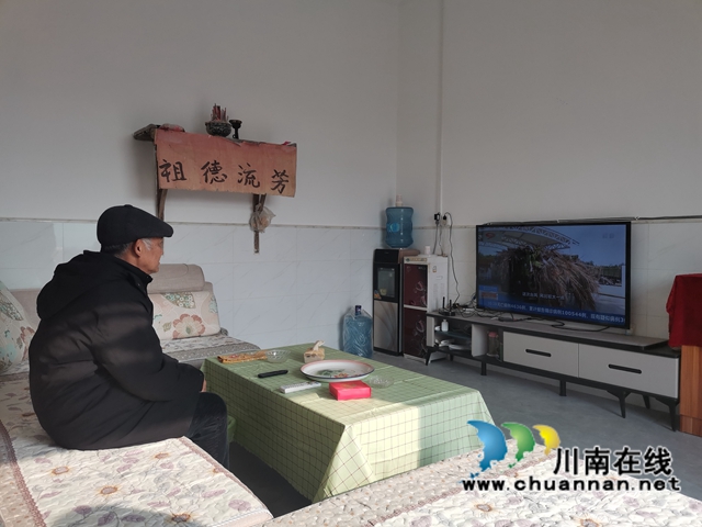 震后一百天 泸县灾民安居梦逐渐变为现实(图2) 震后一百天 泸县灾民安居梦逐渐变为现实(图2)