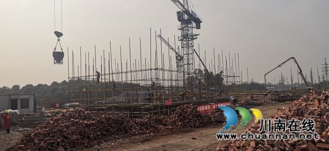 震后一百天 泸县灾民安居梦逐渐变为现实(图8) 震后一百天 泸县灾民安居梦逐渐变为现实(图8)