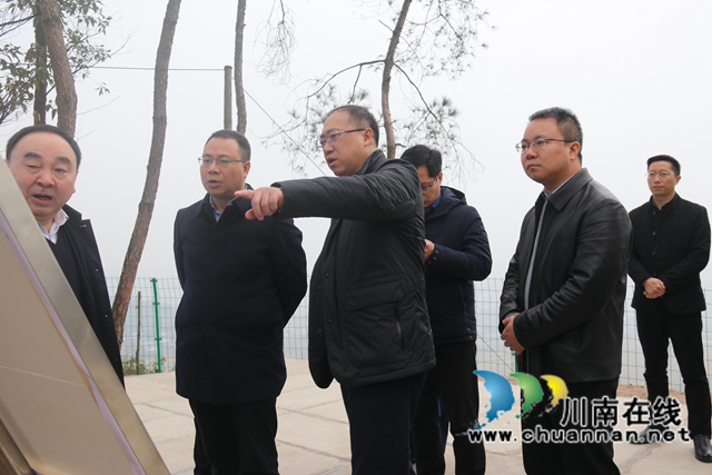 郭宏川率队到泸县云锦镇、百和镇镇调研调研东翼发展建设工作(图3) 郭宏川率队到泸县云锦镇、百和镇镇调研调研东翼发展建设工作(图3)