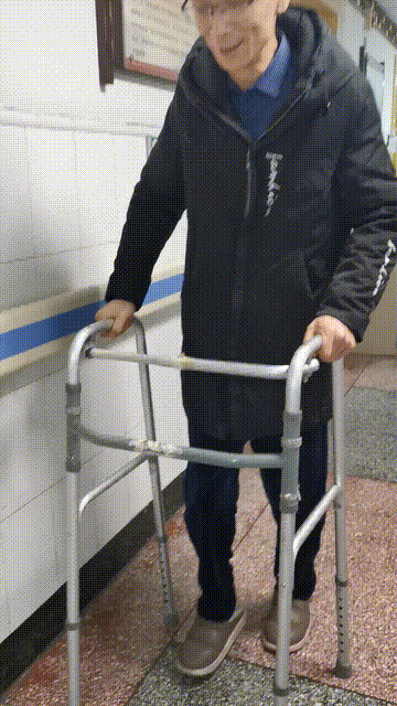 深受病痛折磨20年 一朝圆了“行走梦”(图4)
