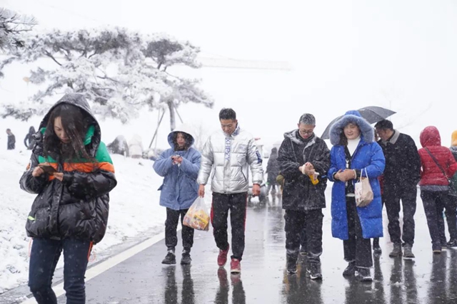 雪覆泸州之巅(图6) 雪覆泸州之巅(图6)