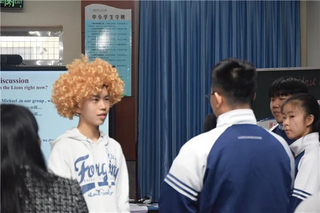 泸州十八中:与君共享三尺讲台,携手亮剑“一堂好课”(图4) 泸州十八中:与君共享三尺讲台,携手亮剑“一堂好课”(图4)