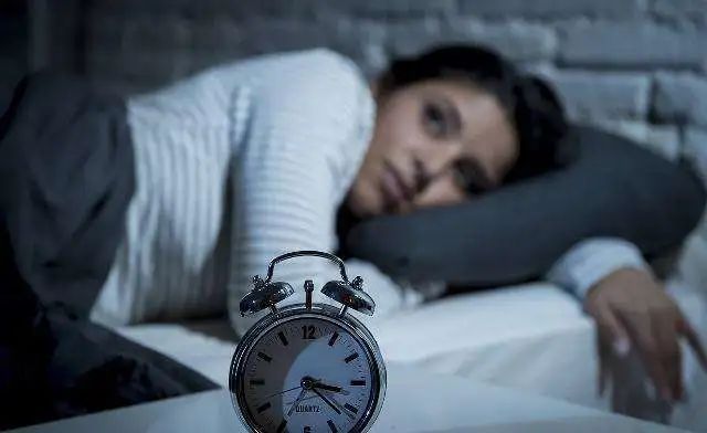 失眠睡不着，泸州阿姨靠安眠药度日？