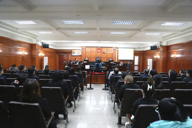 自贡公开审理！泸州一女子犯贪污罪、挪用公款超百万...