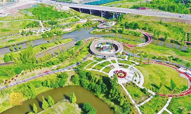 五一假期,搭乘舒适便捷的泸州公交去逛公园吧(图3) nEO_IMG_3.jpg