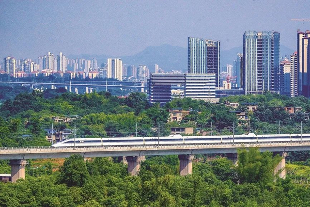 8月21日至28日，成都⇌泸州加开多趟班列
